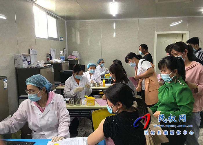 縣愛(ài)衛(wèi)辦踐行“我為群眾辦實(shí)事”組織企業(yè)員工進(jìn)行新冠疫苗接種 縣愛(ài)衛(wèi)辦踐行“我為群眾辦實(shí)事”組織企業(yè)員工進(jìn)行新冠疫苗接種