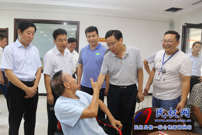 人民日報(bào)采訪組到我縣專訪“馬上辦抓落實(shí)”工作 人民日報(bào)采訪組到我縣專訪“馬上辦抓落實(shí)”工作