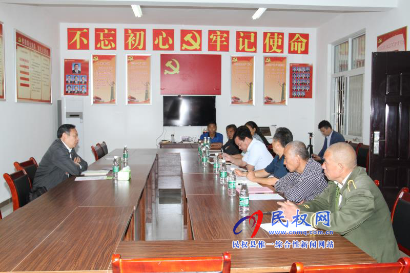 市委常委、常務副市長吳祖明到龍?zhí)伶?zhèn)邢莊村開展“三·五”基層工作日活動