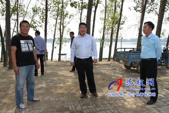 副縣長張士彬查看飲用水水源地拆遷進(jìn)度整改情況 副縣長張士彬查看飲用水水源地拆遷進(jìn)度整改情況