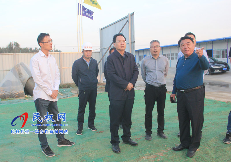 縣委常委、常務(wù)副縣長李啟峰查看全縣城建項目推進情況