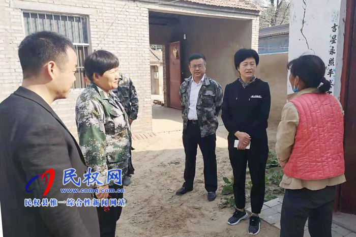 縣人大常委會主任周燕到王莊寨鎮(zhèn)督導(dǎo)脫貧攻堅工作 縣人大常委會主任周燕到王莊寨鎮(zhèn)督導(dǎo)脫貧攻堅工作