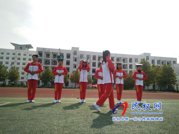 青年志愿者爭分奪秒訓(xùn)練 最美姿態(tài)迎接“糧博會(huì)” 青年志愿者爭分奪秒訓(xùn)練 最美姿態(tài)迎接“糧博會(huì)”