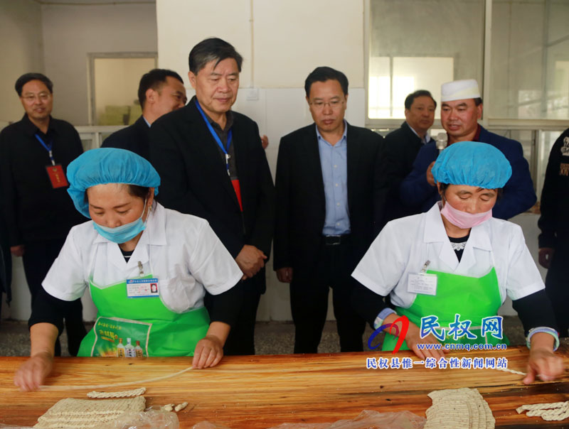 市政協(xié)主席曾昭寶一行蒞民調(diào)研保護(hù)商丘“老字號”工作 市政協(xié)主席曾昭寶一行蒞民調(diào)研保護(hù)商丘“老字號”工作