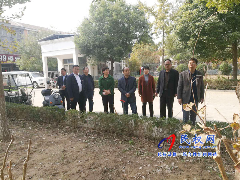 省專家組對我縣園林單位（小區(qū)）及綠化達標(biāo)道路進行考核驗收
