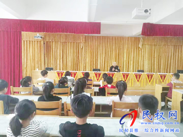 民族學(xué)校繼續(xù)開展“文明班級”月月評活動 民族學(xué)校繼續(xù)開展“文明班級”月月評活動