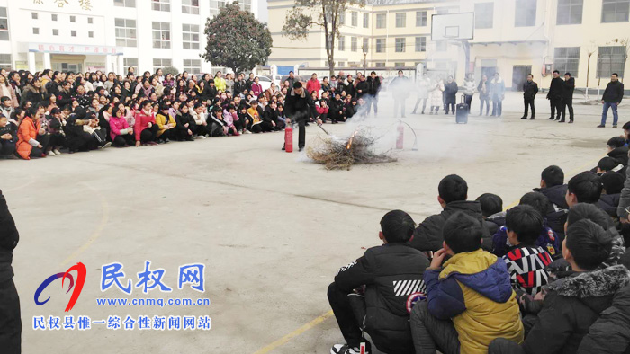 民權(quán)縣程莊鎮(zhèn)第一初級(jí)中學(xué)舉行緊急疏散演練活動(dòng) 民權(quán)縣程莊鎮(zhèn)第一初級(jí)中學(xué)舉行緊急疏散演練活動(dòng)