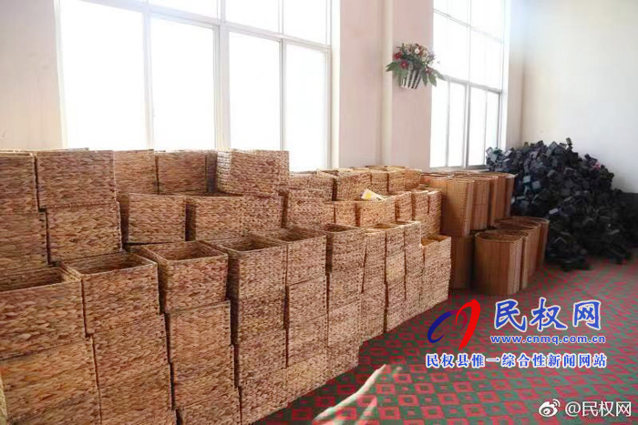 老顏集鄉(xiāng):手工藝品扶貧車間 編織美好幸福生活 老顏集鄉(xiāng):手工藝品扶貧車間 編織美好幸福生活