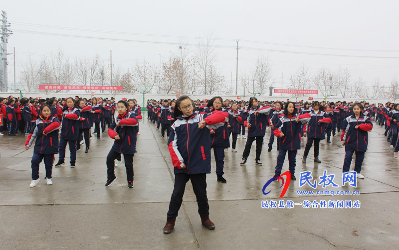 縣實驗中學(xué)舉行健身操比賽 縣實驗中學(xué)舉行健身操比賽