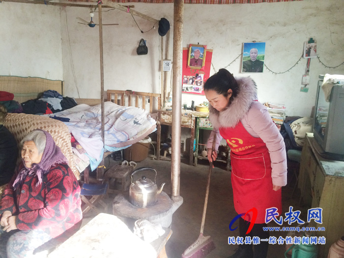 謝丹華:孝心感動(dòng)鄉(xiāng)鄰 謝丹華:孝心感動(dòng)鄉(xiāng)鄰