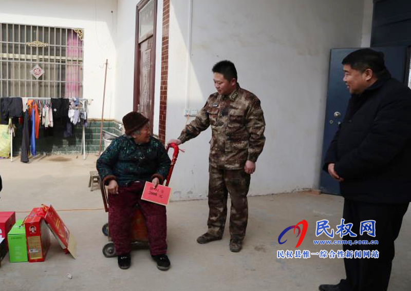 商丘軍分區(qū)領(lǐng)導(dǎo)到老顏集鄉(xiāng)慰問現(xiàn)役軍人 商丘軍分區(qū)領(lǐng)導(dǎo)到老顏集鄉(xiāng)慰問現(xiàn)役軍人