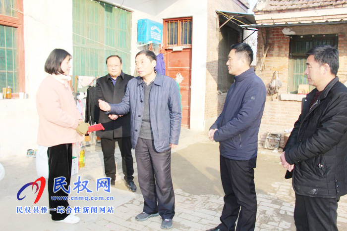 縣委常委、組織部長何玉明到褚廟鄉(xiāng)走訪慰問春蕾女童