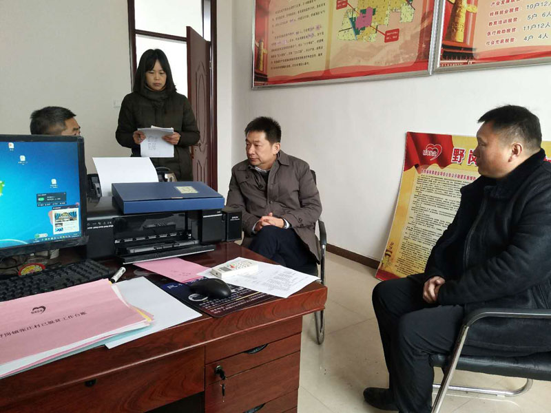 縣委常委、縣委辦公室主任孟亞松到野崗鎮(zhèn)檢查督導(dǎo)脫貧攻堅(jiān)總攻工作