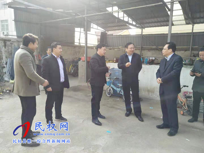 市委常委、常務副市長吳祖明到龍?zhí)伶?zhèn)邢莊村開展“三·五”基層工作日活動