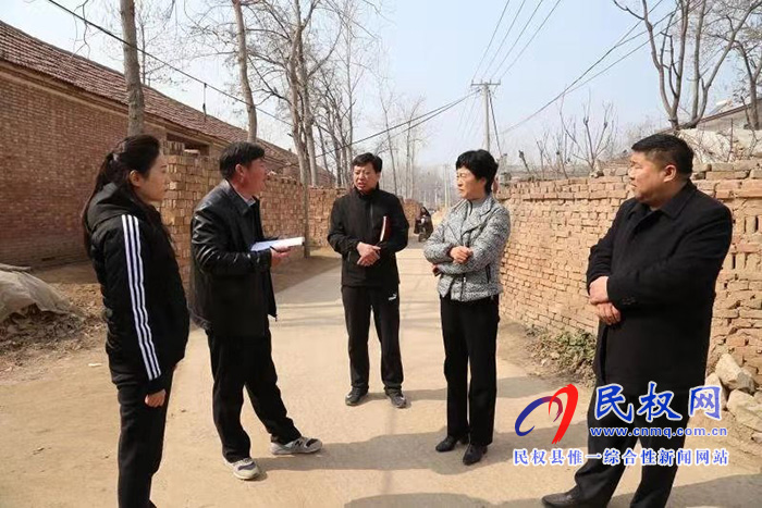 縣人大主任周燕、副縣長朱琳到老顏集鄉(xiāng)督導(dǎo)脫貧攻堅工作