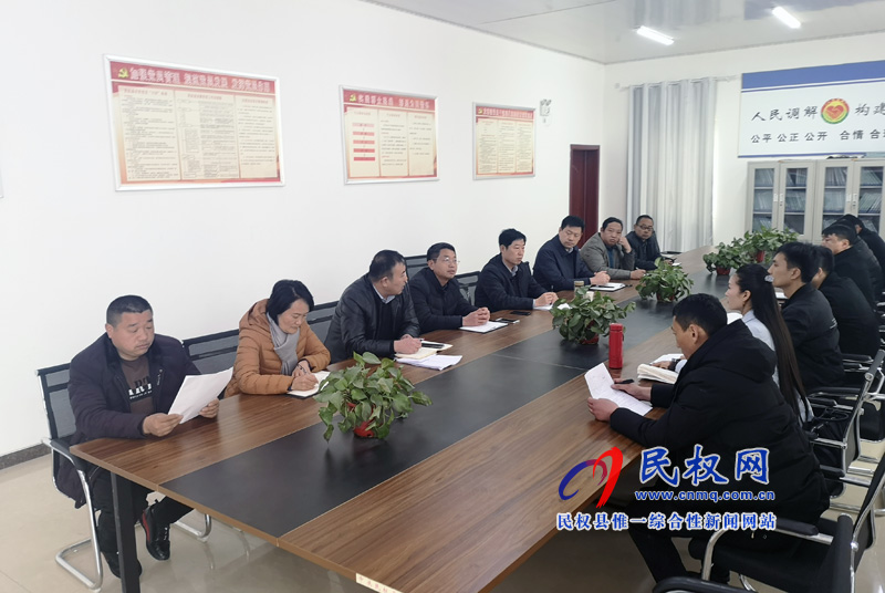 縣委常委、宣傳部長屠志遠(yuǎn)到龍?zhí)伶?zhèn)王玉環(huán)村召開脫貧攻堅加壓會