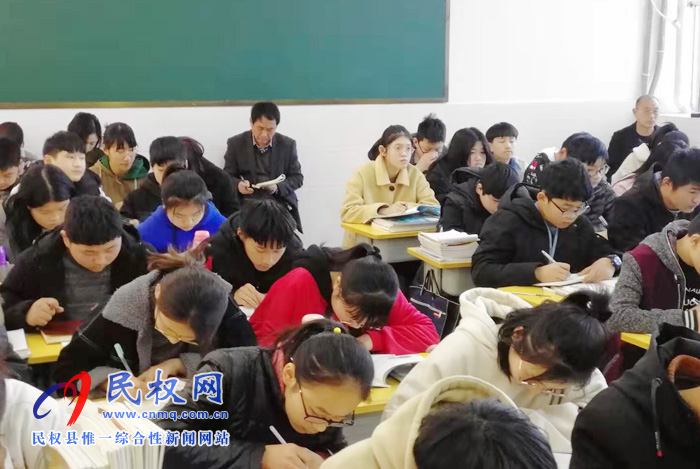 民族學(xué)校扎實(shí)開(kāi)展人人一節(jié)課聽(tīng)課、評(píng)課教研活動(dòng)