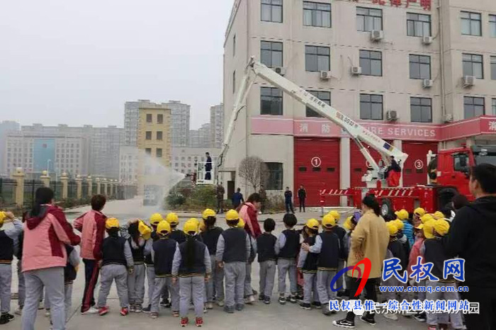 民東新區(qū)實驗幼兒園社會實踐活動——走進軍營，感悟軍魂