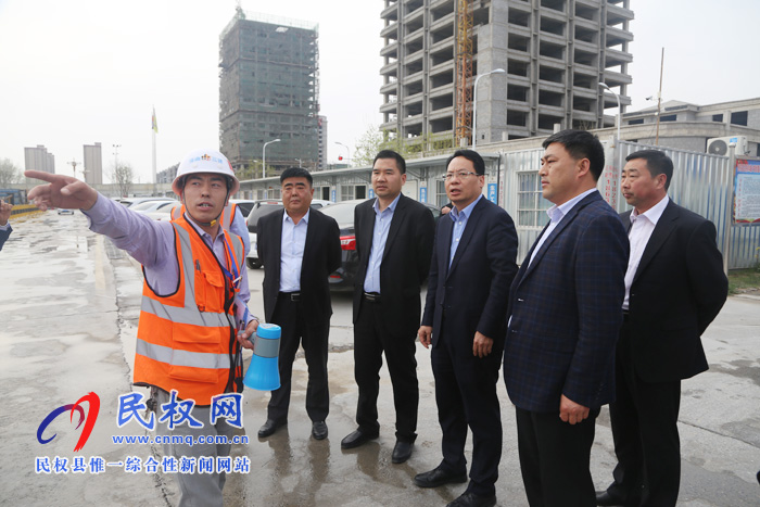 縣委常委、常務副縣長李啟峰查看我縣安全生產工作和揚塵治理工作