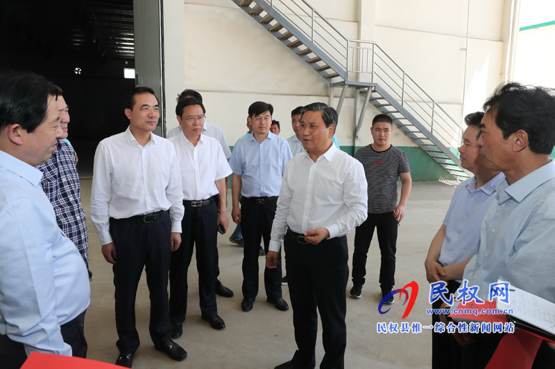 副省長(zhǎng)武國(guó)定蒞民調(diào)研糧食安全和脫貧攻堅(jiān)工作 副省長(zhǎng)武國(guó)定蒞民調(diào)研糧食安全和脫貧攻堅(jiān)工作