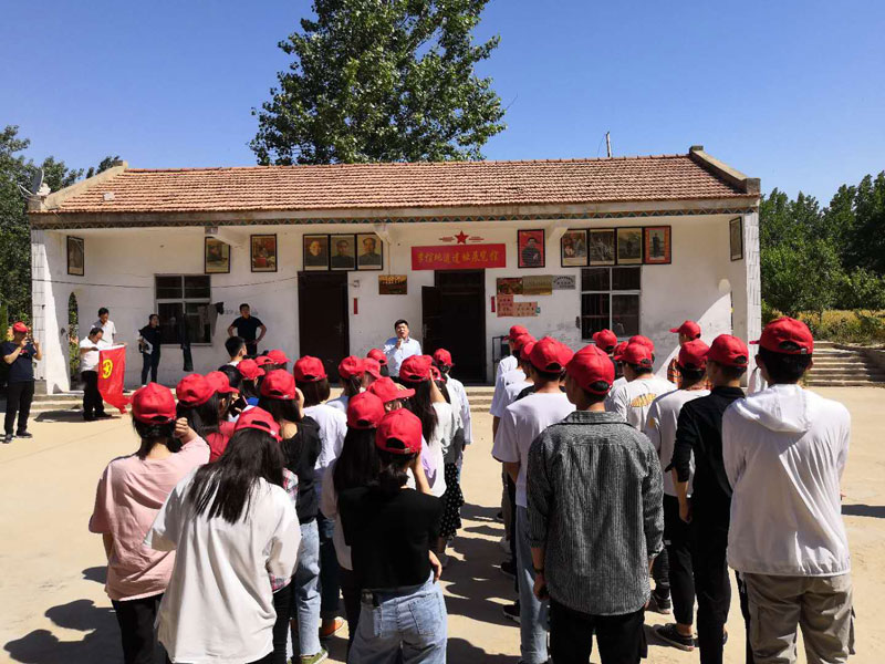 團(tuán)縣委組織開展“青春心向黨?建功新時代”特別主題團(tuán)日活動 團(tuán)縣委組織開展“青春心向黨?建功新時代”特別主題團(tuán)日活動