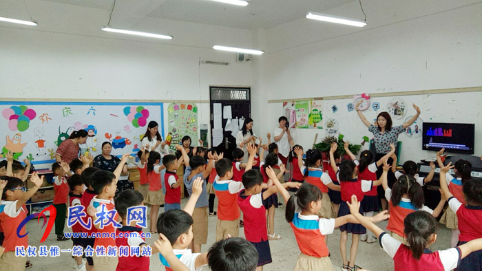 民權(quán)縣幼兒園開(kāi)展2019年春季國(guó)學(xué)啟蒙園本課程教學(xué)觀摩匯報(bào) 民權(quán)縣幼兒園開(kāi)展2019年春季國(guó)學(xué)啟蒙園本課程教學(xué)觀摩匯報(bào)