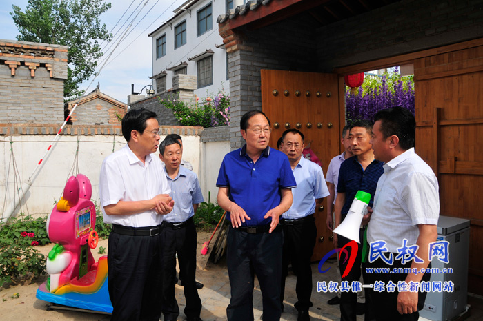信陽市政協(xié)“發(fā)展全域旅游助力鄉(xiāng)村振興”調(diào)研組蒞民調(diào)研 信陽市政協(xié)“發(fā)展全域旅游助力鄉(xiāng)村振興”調(diào)研組蒞民調(diào)研