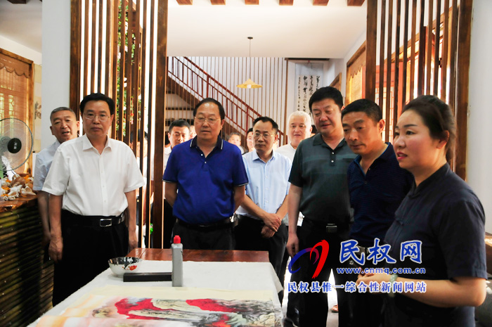 信陽市政協(xié)“發(fā)展全域旅游助力鄉(xiāng)村振興”調(diào)研組蒞民調(diào)研 信陽市政協(xié)“發(fā)展全域旅游助力鄉(xiāng)村振興”調(diào)研組蒞民調(diào)研
