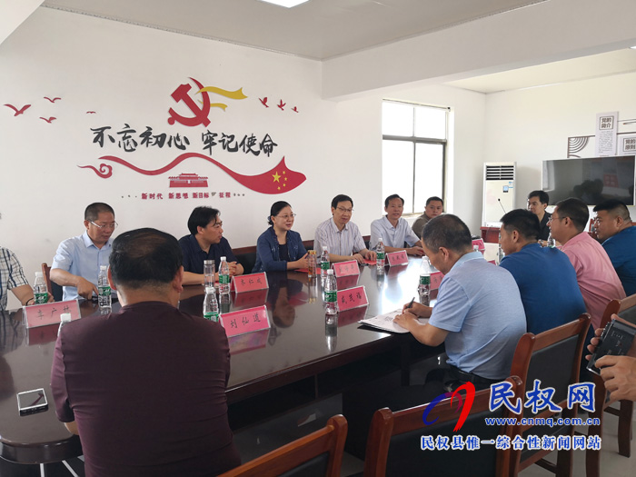 省高級人民法院副院長宋海萍到定點幫扶責(zé)任村孟莊調(diào)研 省高級人民法院副院長宋海萍到定點幫扶責(zé)任村孟莊調(diào)研