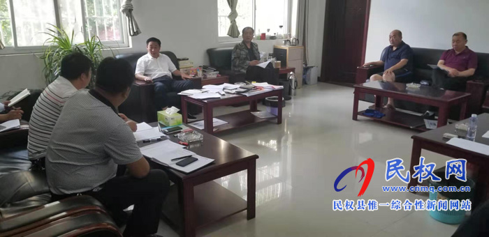 我縣各單位、各鄉(xiāng)鎮(zhèn)（街道辦）傳達(dá)貫徹全縣脫貧攻堅(jiān)推進(jìn)會(huì)精神