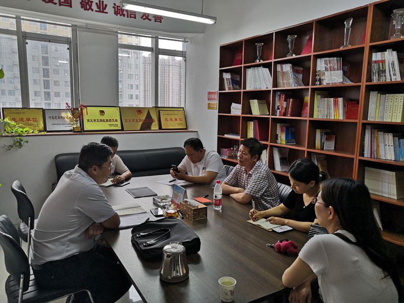 團(tuán)縣委召開基層團(tuán)組織建設(shè)工作推進(jìn)會(huì) 團(tuán)縣委召開基層團(tuán)組織建設(shè)工作推進(jìn)會(huì)