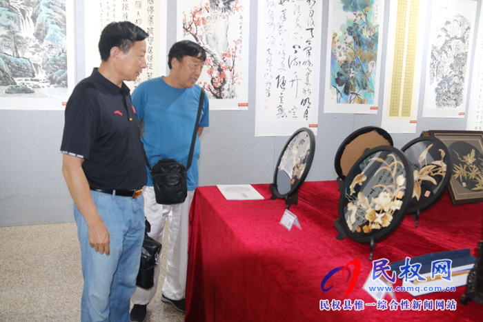 我縣展品參加在北京慶祝建黨九十八周年書畫展暨商丘市非物質文化遺產(chǎn)精品展 我縣展品參加在北京慶祝建黨九十八周年書畫展暨商丘市非物質文化遺產(chǎn)精品展