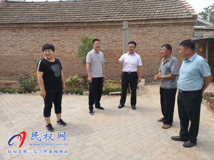 縣人大常委會副主任李勇到王莊寨鎮(zhèn)督導檢查脫貧攻堅“回頭看”工作 縣人大常委會副主任李勇到王莊寨鎮(zhèn)督導檢查脫貧攻堅“回頭看”工作