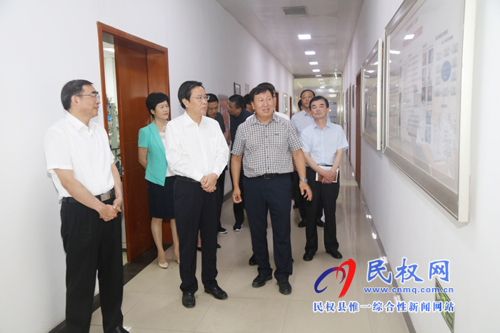 市人大常委會副主任、縣委書記姬脈常到河南大學(xué)金明校區(qū)參觀考察