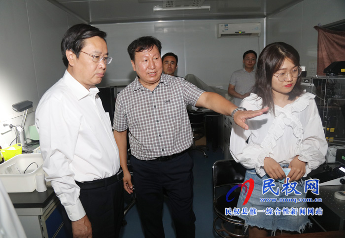 市人大常委會副主任、縣委書記姬脈常到河南大學(xué)金明校區(qū)參觀考察