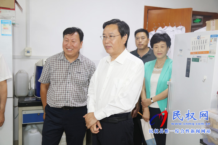 市人大常委會副主任、縣委書記姬脈常到河南大學(xué)金明校區(qū)參觀考察