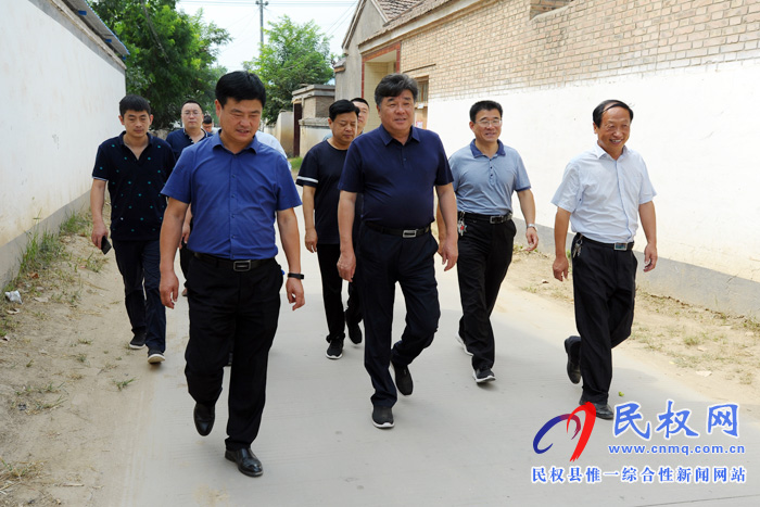 市人大常委會(huì)副主任、市總工會(huì)主席劉沛到白云寺鎮(zhèn)開(kāi)展三五基層工作日活動(dòng)