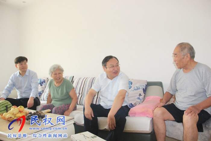 市委常委、常務(wù)副市長吳祖明到我縣走訪慰問部分軍人優(yōu)撫對象