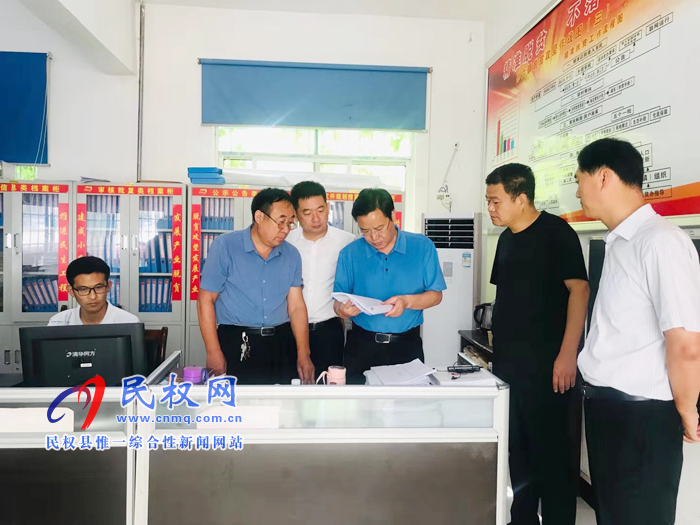 市人大常委會(huì)副主任、縣委書記姬脈常到我縣部分鄉(xiāng)鎮(zhèn)督導(dǎo)脫貧攻堅(jiān)“回頭看”集中活動(dòng)開展情況