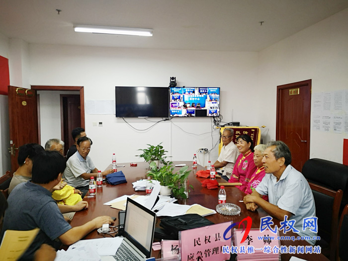 應急管理局：真心幫扶暖人心，貧困戶感恩送錦旗