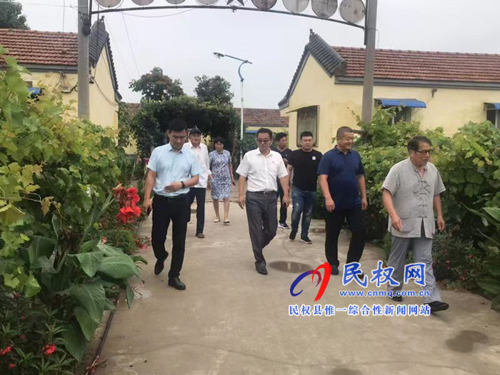 市民政局副局長(zhǎng)李清軍到我縣調(diào)研民政工作 市民政局副局長(zhǎng)李清軍到我縣調(diào)研民政工作