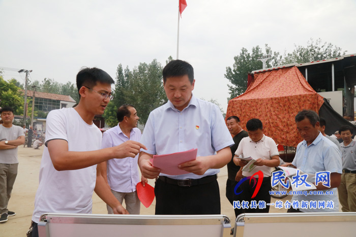 民權(quán)縣委網(wǎng)信辦組織開展主題為“網(wǎng)絡(luò)安全為人民、網(wǎng)絡(luò)安全靠人民”網(wǎng)絡(luò)安全宣傳活動(dòng)