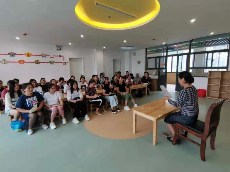 民權(quán)縣幼兒園開展教職工暑期培訓(xùn)活動 民權(quán)縣幼兒園開展教職工暑期培訓(xùn)活動