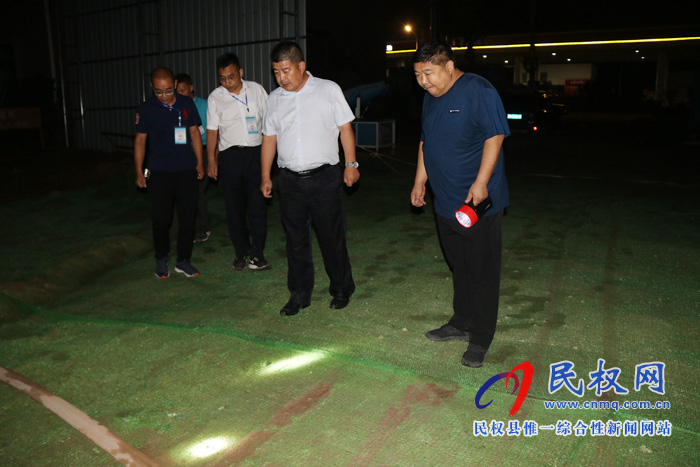 副縣長(zhǎng)張士彬夜訪督導(dǎo)檢查商砼企業(yè)揚(yáng)塵治理工作 副縣長(zhǎng)張士彬夜訪督導(dǎo)檢查商砼企業(yè)揚(yáng)塵治理工作