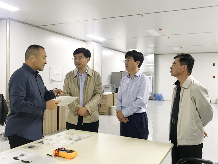 縣委副書記、縣長張團(tuán)結(jié)深入高新區(qū)調(diào)研企業(yè)發(fā)展情況
