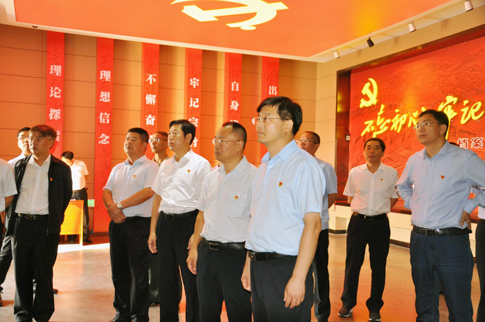 縣領(lǐng)導(dǎo)參觀學(xué)習(xí)市“不忘初心、牢記使命”主題教育