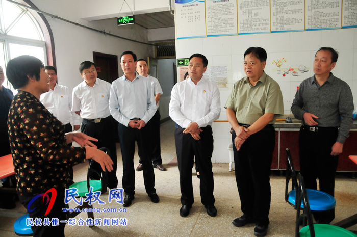 鄭州市愛心公益聯(lián)盟捐助活動(dòng)走進(jìn)我縣 鄭州市愛心公益聯(lián)盟捐助活動(dòng)走進(jìn)我縣