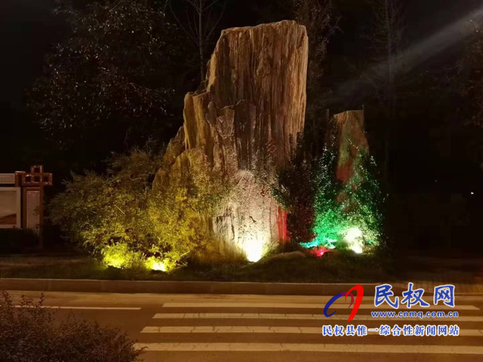 縣城市管理局：加強(qiáng)城市亮化，喜迎70周年大慶