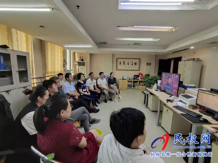 我縣集中收聽收看慶祝中華人民共和國成立70周年大會、閱兵儀式和群眾游行實況直播