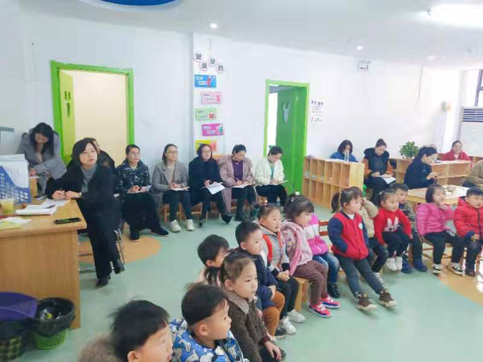 民權(quán)縣幼兒園開(kāi)展2019—2020學(xué)年度上學(xué)期園級(jí)優(yōu)質(zhì)課評(píng)比活動(dòng) 民權(quán)縣幼兒園開(kāi)展2019—2020學(xué)年度上學(xué)期園級(jí)優(yōu)質(zhì)課評(píng)比活動(dòng)